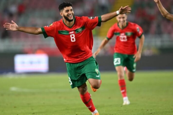 إسماعيل صيباري يتألق ويتوج بجائزة أفضل لاعب في ربع النهائي